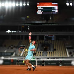 El partido 100 de Nadal en París la nuit acaba con victoria