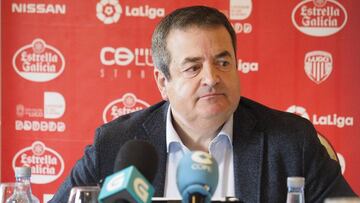 Tino Saqués durante una conferencia de prensa.