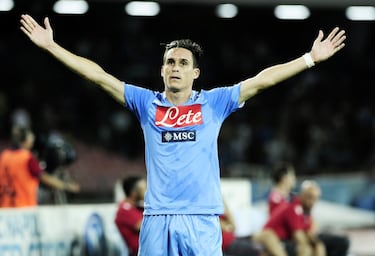 El caballo ganador de Mourinho. El portugués confió en él tras tres temporadas curtiéndose en Primera con el Espanyol. Mou le tomó la matrícula en un partido en Cornellà y le convirtió en una pieza importante del equipo: 77 partidos en las dos últimas temporadas del técnico. Se fue al Nápoles coincidiendo con la salida de Mourinho. Actualmente está en el Marbella FC.