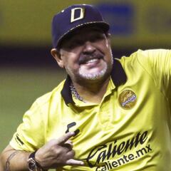El nuevo cochazo de Maradona cortesía del Dorados