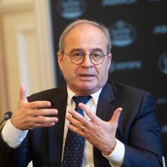 Luís Campos, obligado a fichar un central