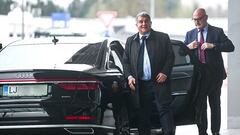 Joan Laporta, en el aeropuerto de Brno (Eslovenia).