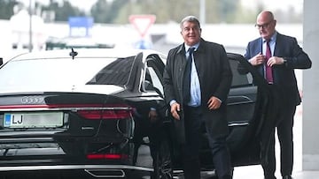 Joan Laporta, en el aeropuerto de Brno (Eslovenia).