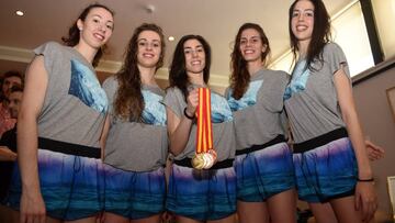 Las chicas campeonas de gimnasia r&iacute;tmica. 