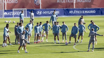 Los jugadores del Atlético, en la sesión de trabajo de Majadahonda.