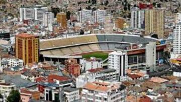 <b>LA PAZ. </b>El estadio Hernando Siles está en el centro de La Paz, a 3.595 metros de altitud.