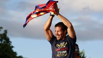 Simeone celebra LaLiga en Neptuno. 14 años desde que la historia del Atlético cambió.
