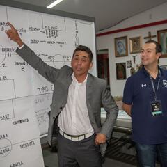 Dupla Claudio Suárez - Jorge Campos suena para dirigir a Pumas