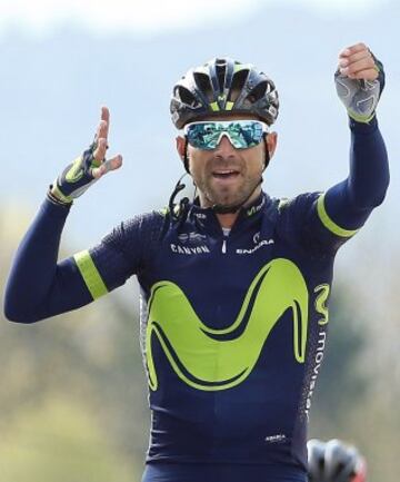 El español Alejandro Valverde del Movistar celebra su victoria en la Flecha Valona en el Muro de Huy