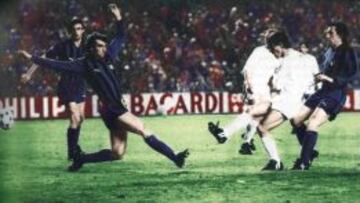 Gol de Juanito durante un partido del Real Madrid contra el Inter de Milán.