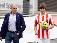 11/02/26 SPORTING DE GIJON
JOAQUIN DIRECTOR RELACIONES INSTITUCIONALES PRESENTACION NUEVO JUGADOR FICHAJE CUENCA