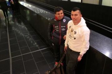 Gary Medel en el aeropuerto de Schwechat.