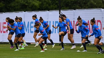 La selección italiana se ejercita durante un entrenamiento.