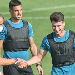 Los titulares ante el Granada se ejercitan en la vuelta de la prensa a Lezama