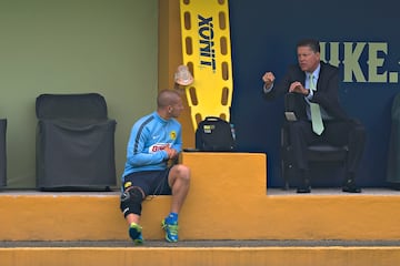 Action photo during America Team training before to start Torneo Apertura 2015 Liga MX, in the photo: (l)-( r), Dario Benedetto and Ricardo Pelaez

Foto de accion durante el entrenamiento del equipo America previo al inicio del Torneo Apertura 2015, en la foto:  (i)-(d), Dario Benedetto y Ricardo Pelaez

03/07/2015/MEXSPORT/Javier Ramirez.


