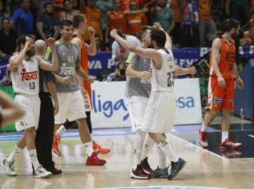 Los jugadores del Real Madrid celebran el pase a la final