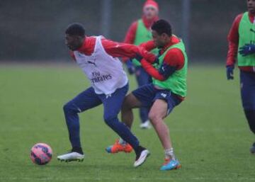 Arsenal se entrenó este sábado pensando en el duelo por la Premier ante el Hull City.