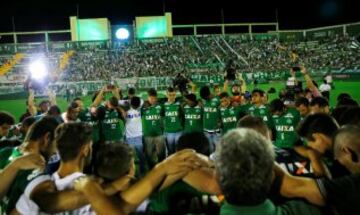 Homenaje del Pueblo Chapecoense en el estadio Arena Condá, este miércoles 30 de noviembre.
