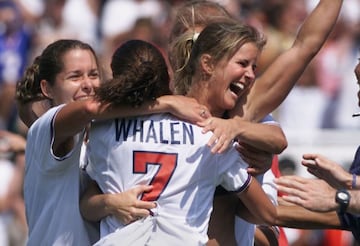 Chastain celebra con sus compañeras el triunfo en la final del Mundial con Estados Unidos en 1999.