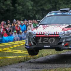 Dani Sordo se aleja de la lucha por el podio checo