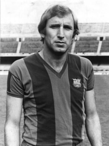 Debutó el 25 de abril de 1965 con el primer equipo, y jugó en el Barcelona hasta 1981. Como jugador ganó 1 Liga (73-74), 1 Recopa (78-79) y 4 Copas del Rey (67-68, 70-71, 77-78 y 80-81).