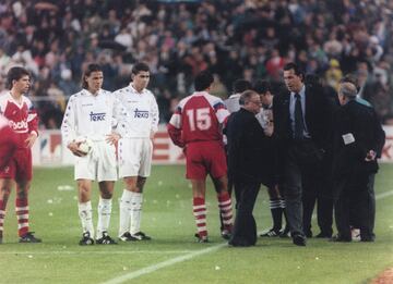 Dos alineaciones indebidas no reclamadas: el argentino Jorge Valdano fue protagonista de dos alineaciones indebidas como entrenador de Real Madrid (Madrid 1-1 Compostela, el 23.10.1994) y de Valencia (Racing 2-1 Valencia, el 14.09.1997). Como los equipos teóricamente perjudicados lograron buenos resultados en esos partidos decidieron no reclamar nada.