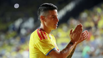 FORT LAUDERDALE, FLORIDA - NOVEMBER 15: James Rodriguez #10 of Colombia looks on during the International Friendly match between Colombia and New Zealand at Chase Stadium on November 15, 2025 in Fort Lauderdale, Florida. Leonardo Fernandez/Getty Images/AFP (Photo by Leonardo Fernandez / GETTY IMAGES NORTH AMERICA / Getty Images via AFP)