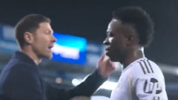 La reacción de Vinicius cuando Xabi le dice que el penalti “era clarísimo”