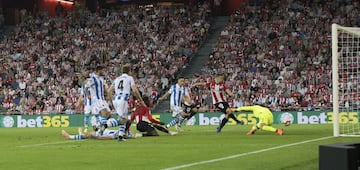 El navarro empató el partido antes del descanso.