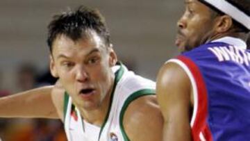 <b>A TOPE.</b> 'Saras' demuestra partido tras partido por qué juega en la NBA. Hoy llevó en volandas a su equipo para machacar a la República Checa.