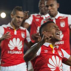 Morelo hace historia y clasifica a Santa Fe a fase de grupos