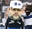 Un muñeco gigante de Maradona, la nueva mascota de Gimnasia