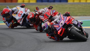 Le Mans (), 12/05/2024.- (L-R) Spanish MotoGP rider Marc Marquez of Gresini Racing MotoGP teamm Italian MotoGP rider sco Bagnaia of Ducati Lenovo Team and Spanish MotoGP rider Jorge Martin of Prima Pramac Racing team in action during the MotoGP race at the French Motorcycling Grand Prix in Le Mans, , 12 May 2024. (Motociclismo, Ciclismo, Francia) EFE/EPA/YOAN VALAT