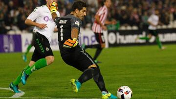 Iraizoz en el partido de Copa del Rey ante el Racing 