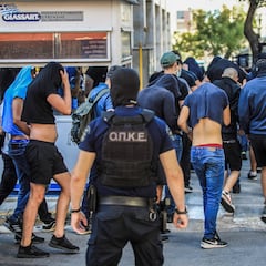 Casi cien aficionados croatas comparecen ante la Fiscalía por la muerte de un hincha del AEK