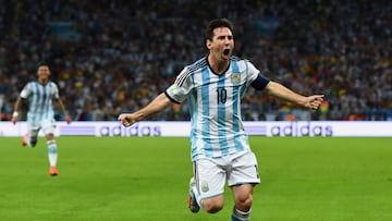 El argentino, considerado como el mejor jugador de la historia, no ha destacado demasiado en Mundiales. Su mejor actuación fue en Brasil 2014, donde fue subcampeón y anotó cuatro goles.