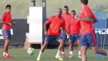 Abdennour complet&oacute; el lunes su primera sesi&oacute;n de entrenamiento con el Valencia. 