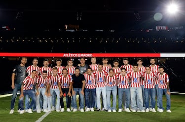 35.114 seguidores celebraron los fichajes y la plantilla del Cholo en el estadio Metropolitano. En la imagen, la plantilla del primer equipo.