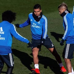 Llorente, Kroos y Mariano, con el grupo antes de recibir al Girona