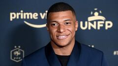 Paris Saint-Germain's French forward Kylian MBappe poses ahead of the TV show on May 15, 2022 in Paris, as part of the 30th edition of the UNFP (French National Professional Football players Union) trophy ceremony. (Photo by FRANCK FIFE / AFP)