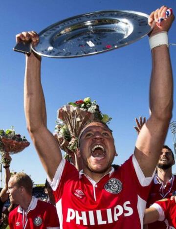 Así celebra Santiago Arias el título con el PSV en Eindhoven