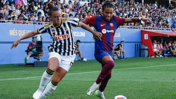 Vicky López con el balón.