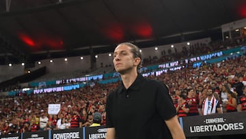 (FILES) Flamengo's head coach Filipe Luis looking in the Copa Libertadores group stage football match between Brazil's Flamengo and Venezuela's Deportivo Tachira at the Maracana stadium in Rio de Janeiro, Brazil, on May 28, 2025. While the Brazilian national team places its bet on Italian coach Carlo Ancelotti and foreign managers like Portuguese Abel Ferreira gain influence in the Brasileir�o, Filipe Lu�s makes the case at Flamengo that there's new blood with Brazilian passports on the sidelines. (Photo by MAURO PIMENTEL / AFP)