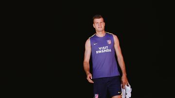 USA3329. LOS ÁNGELES (ESTADOS UNIDOS), 16/06/2025.- Fotografía cedida por el Atlético de Madrid de Alexander Sorloth durante un entrenamiento este lunes, en Los Ángeles (Estados Unidos). EFE/ Atlético de Madrid /SOLO USO EDITORIAL/SOLO DISPONIBLE PARA ILUSTRAR LA NOTICIA QUE ACOMPAÑA (CRÉDITO OBLIGATORIO)? NO VENTAS