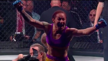 Cris Cyborg festeja su victoria en Bellator 238.