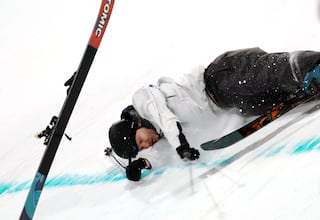 ¡Sobrecogedor! Así fue el brutal accidente de Lajunen en el salto de 40 metros que pudo ser tragedia