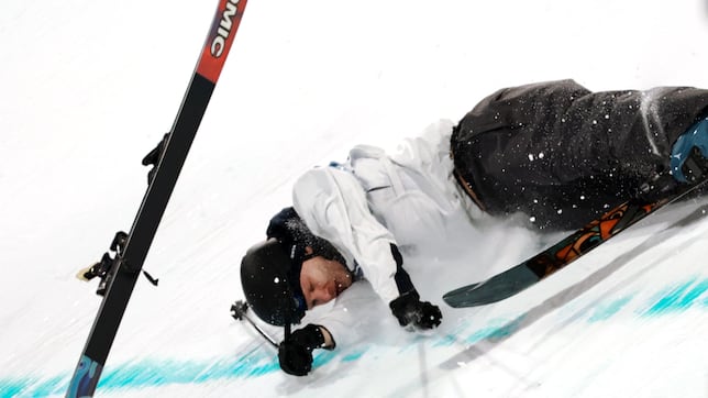 ¡Sobrecogedor! Así fue el brutal accidente de Lajunen en el salto de 40 metros que pudo ser tragedia