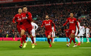 Roberto Firmino celebrates