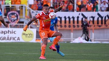 Parraguez tiene club: pasa del descenso a jugar la Libertadores
