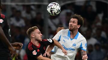 Peque pugna con Rabiot.